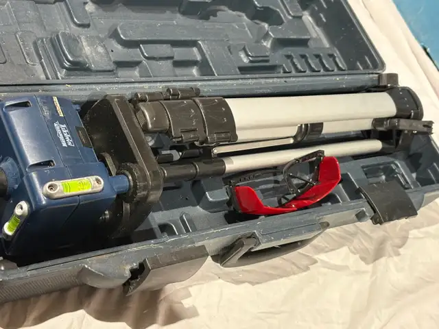 Mastercraft Hawkeye Laser Level Kit with Tripod & Case in Hand Tools in Oakville / Halton Region - Image 7