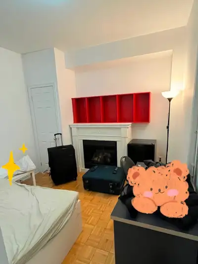 $750 with private washroom all utilities included by York U