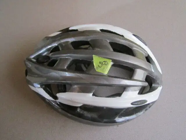 Bicycle helmet in Clothing, Shoes & Accessories in Nelson - Image 5