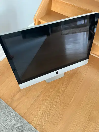 iMac 27" (Late 2009) with 8GB RAM and 1TB Drive, View more