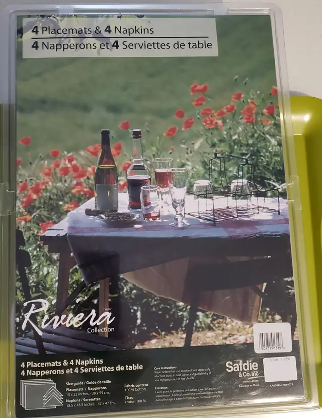 Riviera 4 placemats and 4 napkins set with serving tray in Kitchen & Dining Wares in Nanaimo - Image 3
