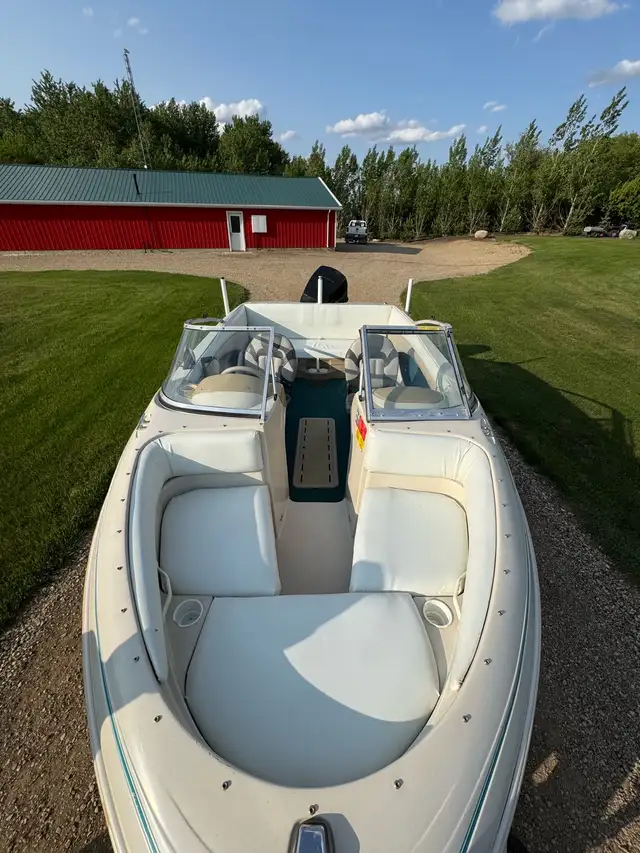 1995 Glastron 17’ Fish/Ski  in Powerboats & Motorboats in Saskatoon - Image 4