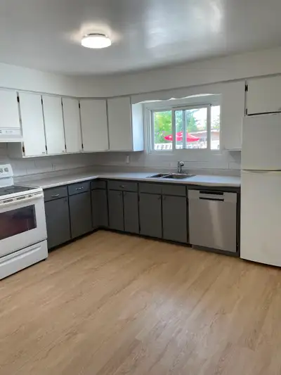 Spacious 5 bedroom, 2 bath house for rent in desirable south end. Moderate size private back yard an...