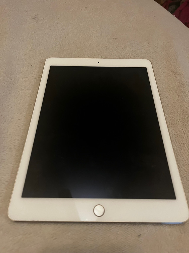 iPad Air 2 (64gb) with Steve Madden case in iPads & Tablets in Saskatoon - Image 2