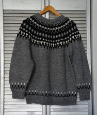Women's Handknit Sweater - Size Medium