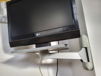 20 Inch LG TV and Wall Mount