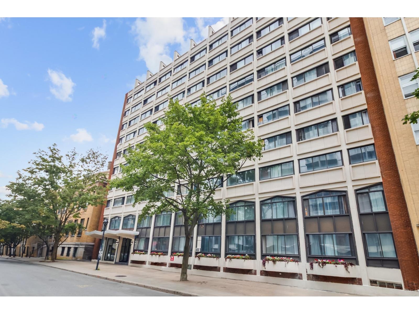 Apartment for lease transfer - 3.5 Place Des Arts — photo 1