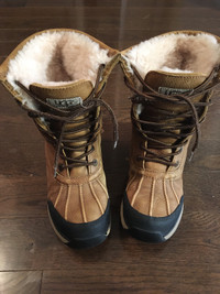 Women UGG winter boots - size 7