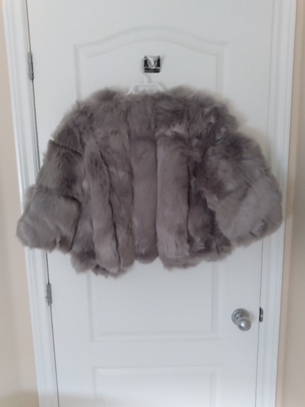 LADIES FAUX FUR JACKET in Women's - Tops & Outerwear in City of Halifax - Image 2