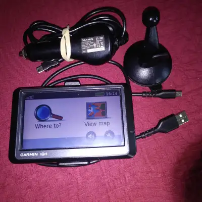 Garmin nüvi 265W 4.3 Inch GPS Bluetooth. Used condition. Battery is good and unit works well. Includ...