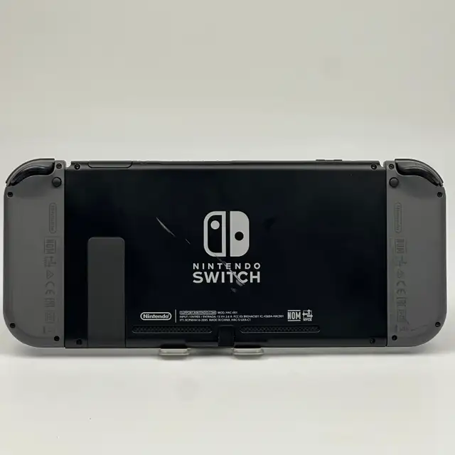 Nintendo Switch Console HAC-001 - 3136716 in Nintendo Switch in Laval / North Shore - Image 4