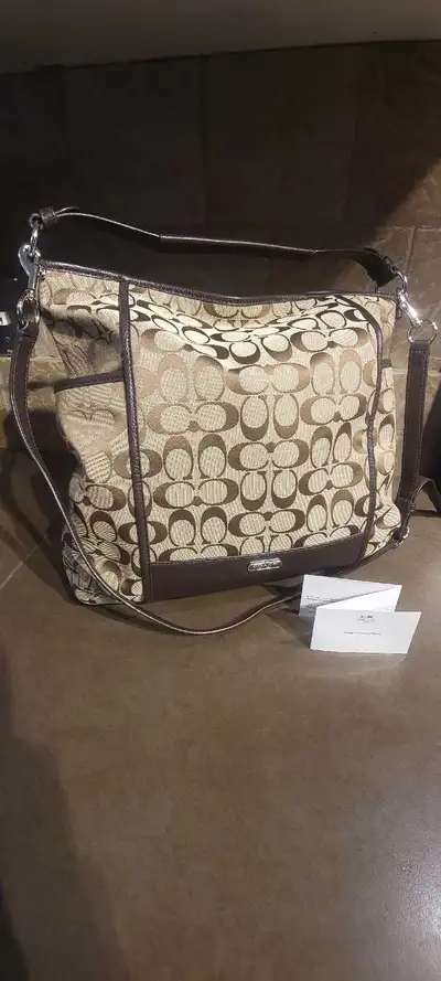 *NEW* COACH PARK SIGNATURE HOBO BAG, View more