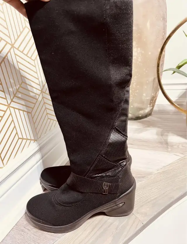 women’s brand new shoes in Women's - Shoes in Mississauga / Peel Region - Image 5