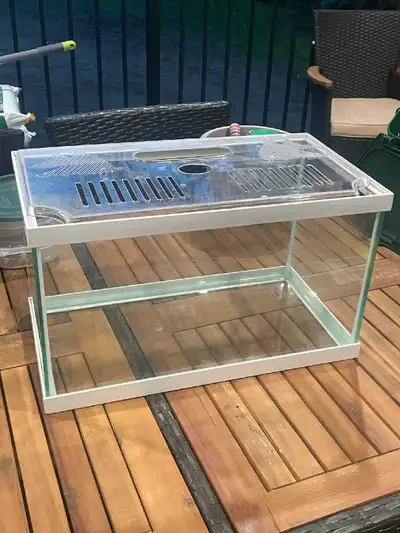Used like new, originally from South Korea. No cracks and good size