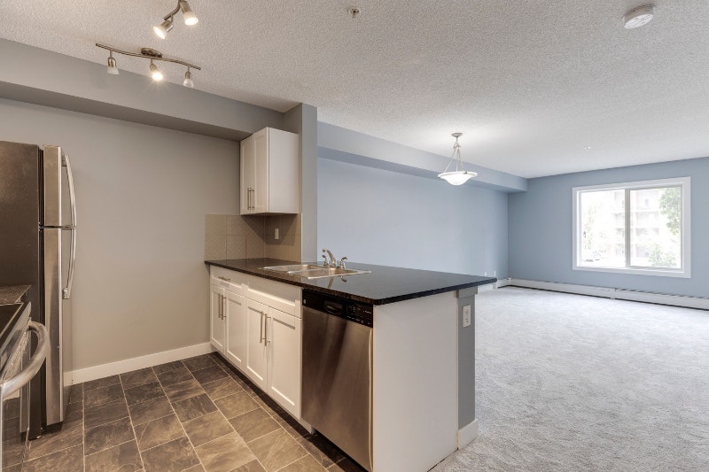 Airdrie condo unit 2 Bedrooms + 1 Bathroom Long Term Rentals