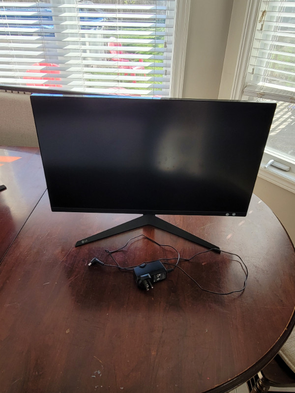 LG Ultragear 27GQ50F 27" 165HZ 1ms MBR gaming monitor. in Monitors in London