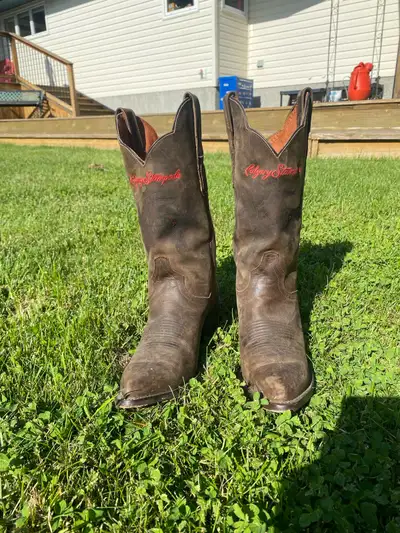 (NEGOTIABLE PRICE) Calgary Stampede Women's Cowboy Boots, View more