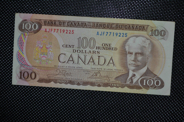 Canadian paper money Hundred Dollar Bills (currency) in Arts & Collectibles in City of Toronto