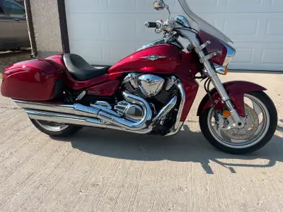 Selling my 2007 Suzuki M109R Boulevard which is in excellent condition. This is a muscle cruiser wit...
