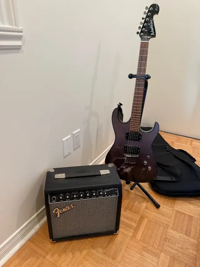 Washburn electric guitar with skull graphic finis in Guitars in City of Montréal - Image 5