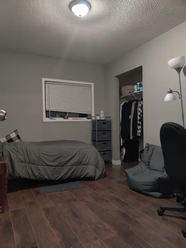 Across from WLU | Furnished | Utilities Incl. | SUBLET| in Long Term Rentals in Kitchener / Waterloo - Image 3