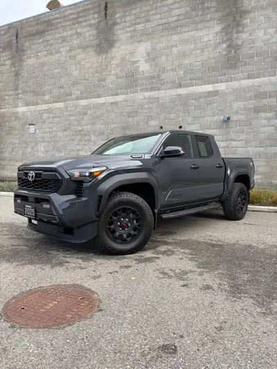 2025 Toyota Tacoma Hybrid Double Cab – Modern Power, Off-Road Ready All trades welcome! Fully safety...