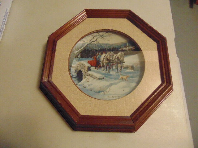 FRAMED COLLECTOR PLATES in Home Décor & Accents in Owen Sound