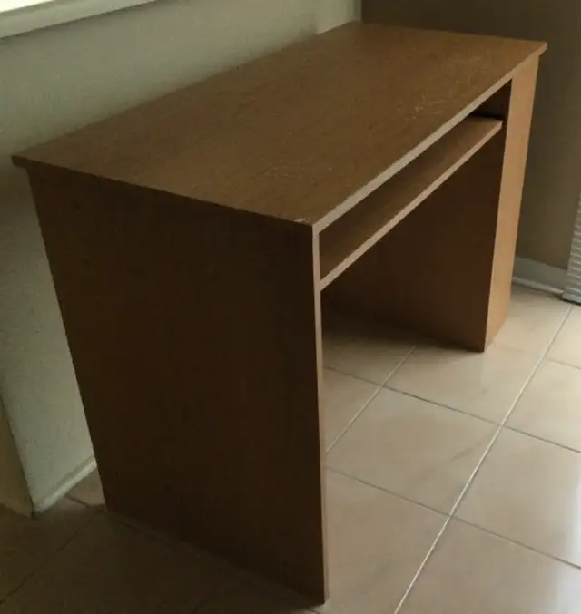 Computer Wooden Desk in Desks in Mississauga / Peel Region - Image 2