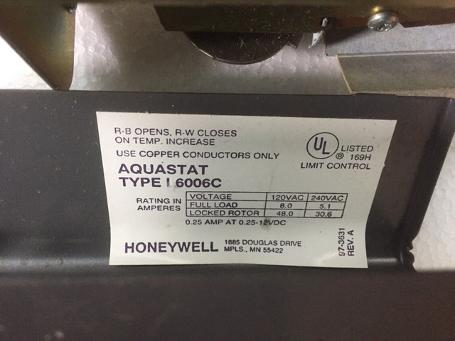 Honeywell L6006C1034 Aquastat Controller in Electrical in North Bay - Image 4