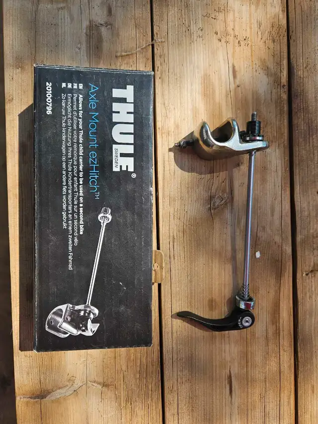 thule Axle mount ezHitch in Other in Edmonton - Image 2