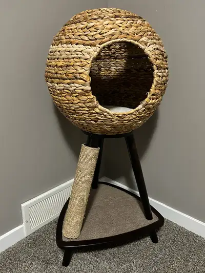 cat bed/post , View more