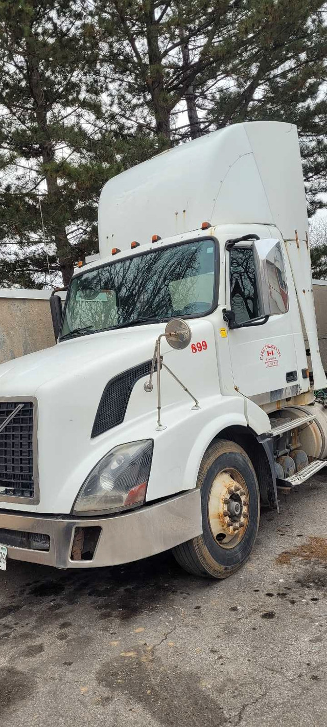 Day cab tractor in Heavy Trucks in Mississauga / Peel Region