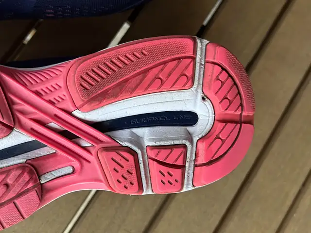 Asics GT-2000 7 Running Shoes – Women’s Size 6.5 Wide in Women's - Shoes in Markham / York Region - Image 9