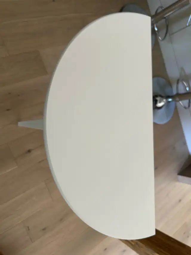 Table d'appoint in Other Tables in Longueuil / South Shore - Image 4