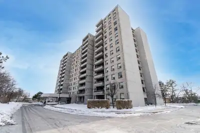 3 BEDROOM CONDO FOR SALE DISTRESSED !!! Condo In The Heart of Mississauga! Beautiful Corner Unit. Ve...