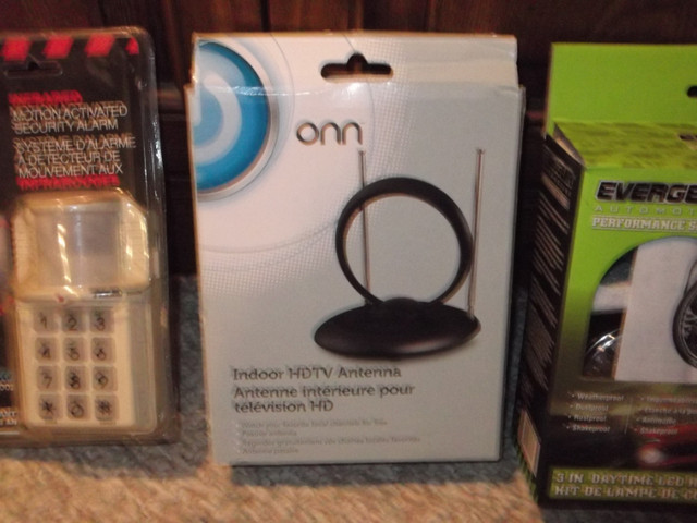 Motion Activated Security Alarm & HDTV Antenna & Evergear Lights in Other in Mississauga / Peel Region - Image 4
