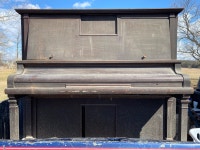 FREE PIANO 980 LB PLAYER PIANO WITH ALL ITS GUTS FREE DELIVERY