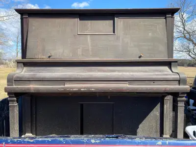FREE PIANO 980 LB PLAYER PIANO WITH ALL ITS GUTS FREE DELIVERY, View more