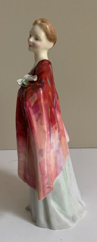Royal Doulton ~ OLIVIA ~ HN1995, Retired in 1951 in Arts & Collectibles in Vancouver - Image 4