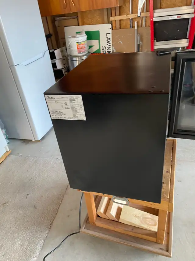 Midea Wine Cooler.64840239864065124