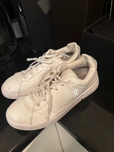 Men’s On Cloud Leather Shoe’s 10  ( Roger ), View more