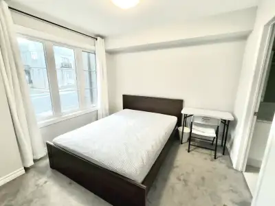 Bright private room for rent in new townhouse, Markham