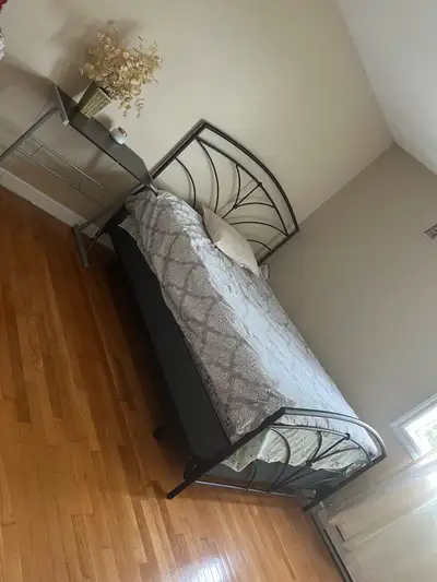 Room available in clayton park for female non smoker no pet for 1 month from 20th July to 10th Aug