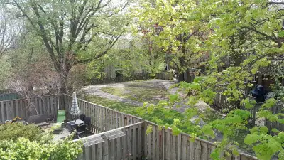 Bright bedroom on the 2nd floor_North York_Convenient Location