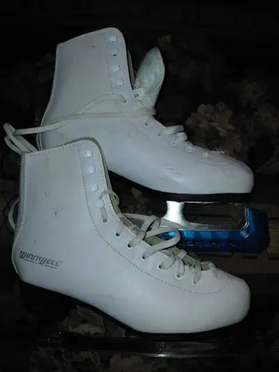 Winnwell Figure Skates - Size 7, View more