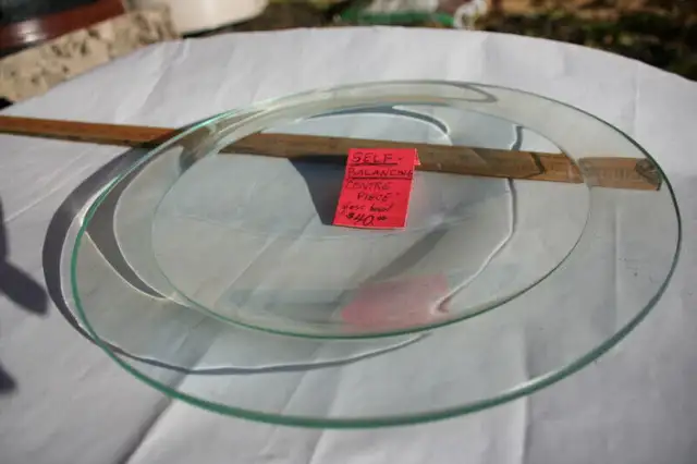 SELF BALANCING Glass Serving Plate or Centre Piece Bowl COOL!!63005668519555121