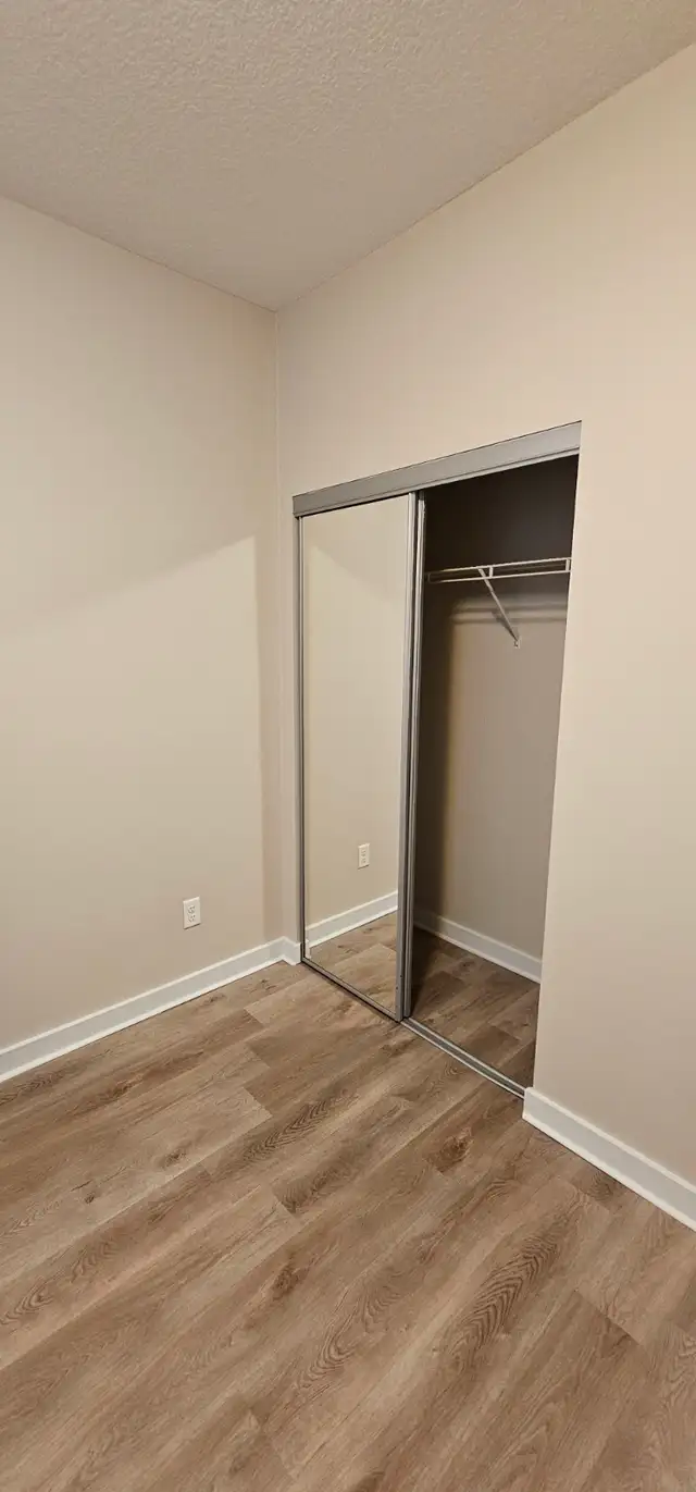 Move-In Ready 2-Bed, 2-Bath Condo in Ambleside in Long Term Rentals in Edmonton - Image 17