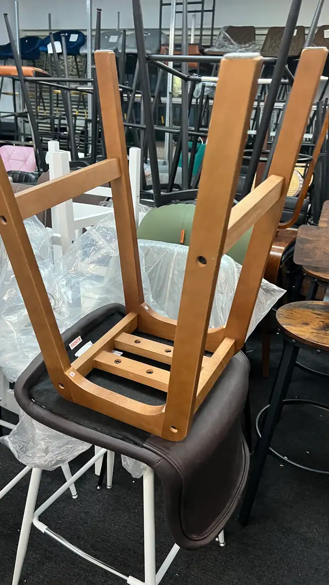 Modern Bar Stool, Counter Height Bar Chair with PU Leather in Chairs & Recliners in Markham / York Region - Image 3