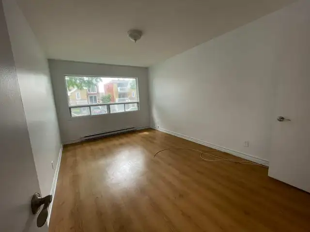 4 1/2 APPARTEMENT À LOUER, DISPONIBLE 1 MAI 2026, ST-MICHEL in Long Term Rentals in City of Montréal - Image 5