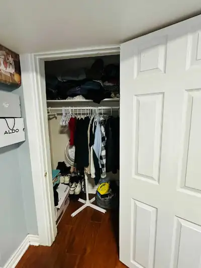 Hi I have basement room avaliable for rent in scarborough for female in scarborough midland and Lawr...